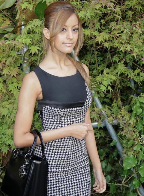 Zahia Dehar już nie chce wyglądać jak luksusowa prostytutka?