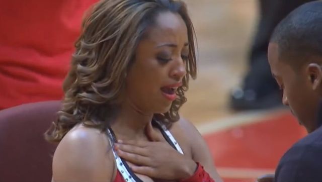 Cheerleaderkę Chicago Bulls zamurowało [VIDEO]