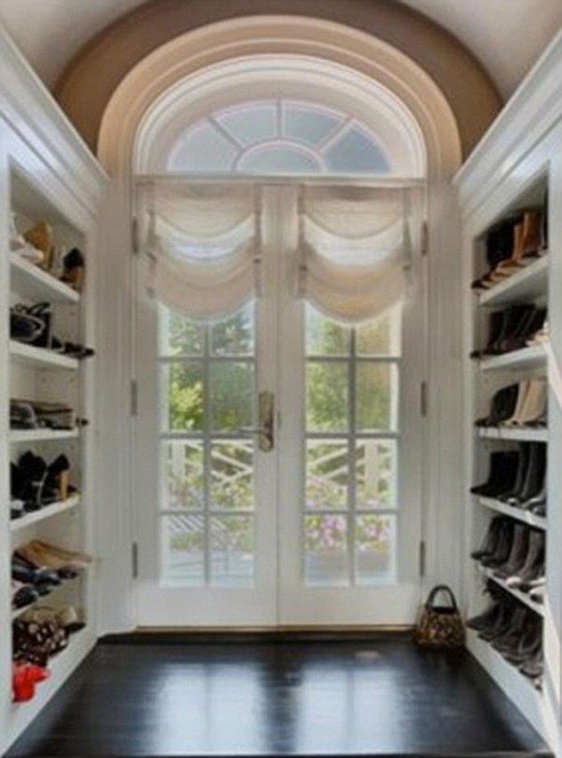 Catherine Zeta-Jones pokazała swoją garderobę! Catherine Zeta-Jones pokazała swoją garderobę!