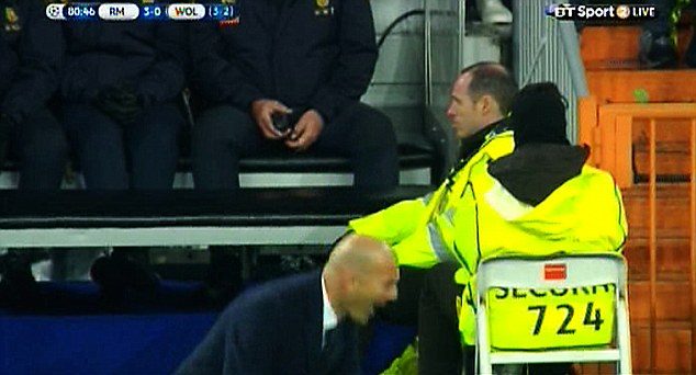 Zinedine Zidane tak cieszył się ze zwycięstwa, że aż pękły mu spodnie