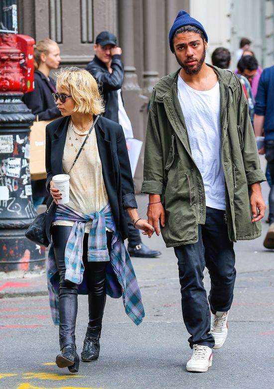 Zoe Kravitz i jej chłopak nie wyglądają na milionerów (FOTO)