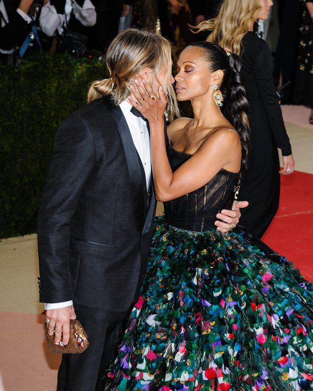 Filmowy pocałunek na gali MET 2016 (FOTO)