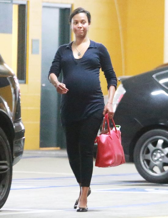 Zoe Saldana już jest zmęczona ciążą (FOTO) Zoe Saldana już jest zmęczona ciążą (FOTO)