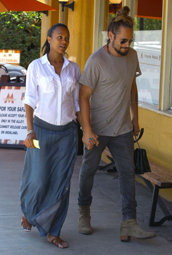 Zoe Saldana w ciąży i bez makijażu (FOTO)