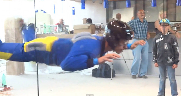 Piotr Żyła uczy się latać (VIDEO)