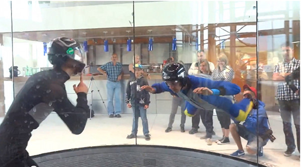 Piotr Żyła uczy się latać (VIDEO)