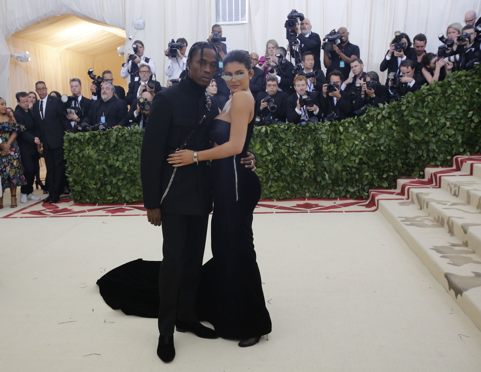 The Met Gala 2018 ÄúHeavenly Bodies: Fashion and the Catholic ImaginationÄE