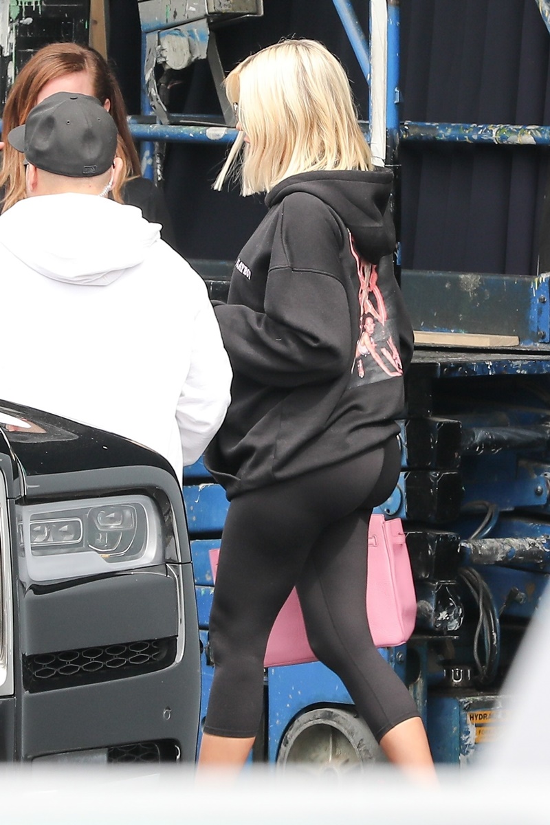 Khloe Kardashian steps out as Jordyn Woods tells her side of the history to Jada Pinkett Smith! Khloe Kardashian