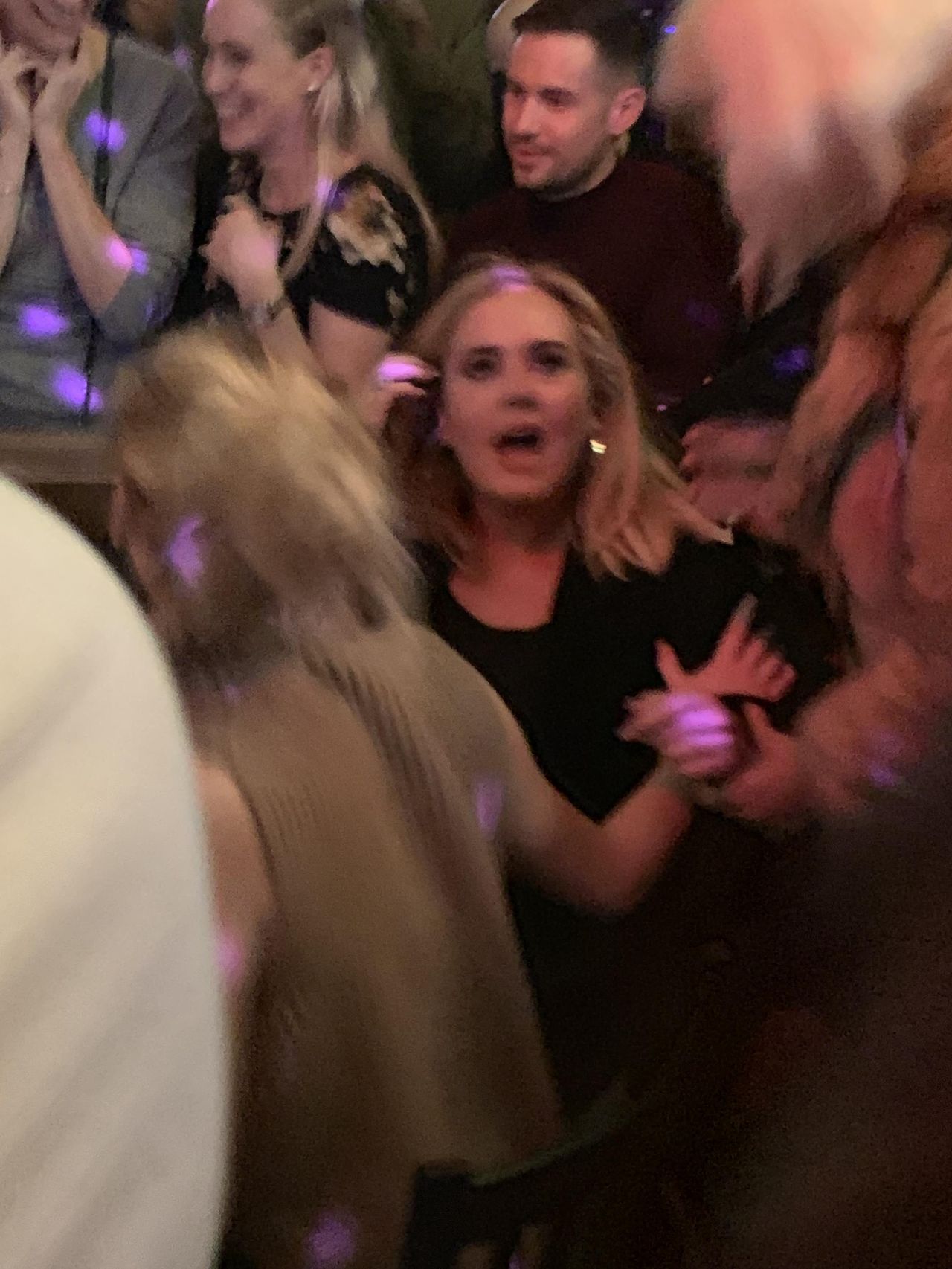 Jennifer Lawrence Adele w klubie dla gejów