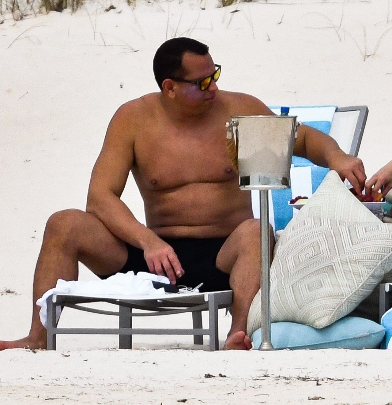 Jennifer Lopez w bikini z narzeczonym – uciekli przed plotkami o zdradzie? Jennifer Lopez w bikini z narzeczonym – uciekli przed plotkami o zdradzie?