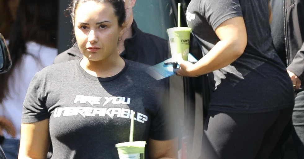 Demi Lovato sporo PRZYTYŁA. Boryka się ze spadkiem formy (ZDJĘCIA) Demi Lovato sporo PRZYTYŁA. Boryka się ze spadkiem formy (ZDJĘCIA)