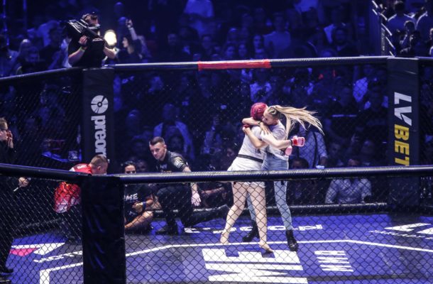 Esmeralda Godlewska w ringu MMA z Martą Linkiewicz