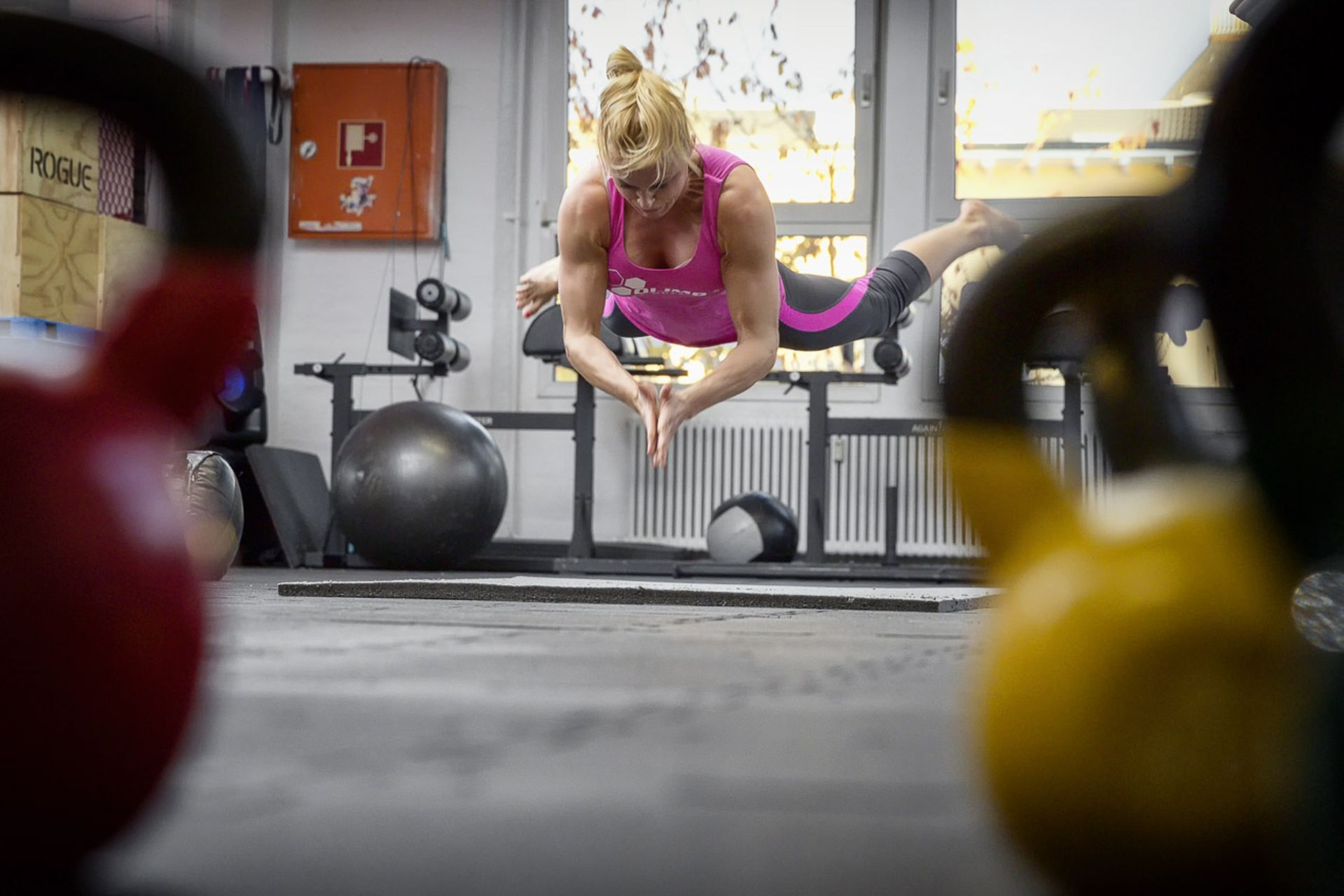 kamila porczyk trenuje przed walką w klatce