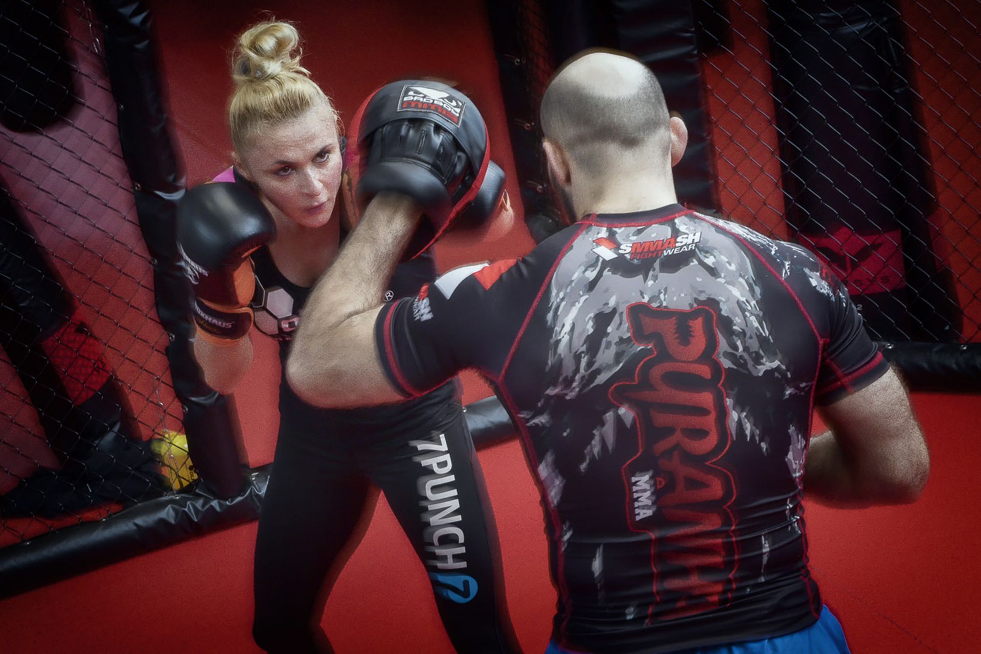 kamila porczyk trenuje przed walką w klatce