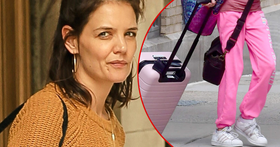 Suri Cruise, córka Katie Holmes, targa walizki na lotnisko (ZDJĘCIA) Suri Cruise, córka Katie Holmes, targa walizki na lotnisko (ZDJĘCIA)