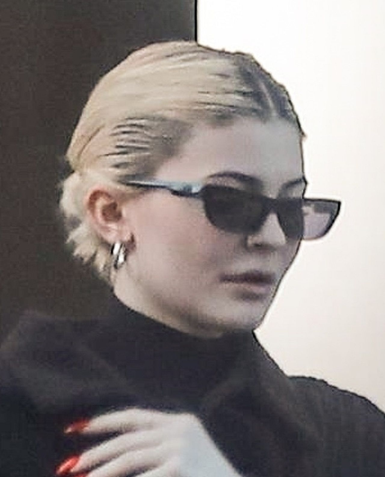 *EXCLUSIVE* Kylie Jenner doesn't lend a helping hand to best friend Jordyn Woods while out holiday shopping Kylie Jenner, Jordyn Woods