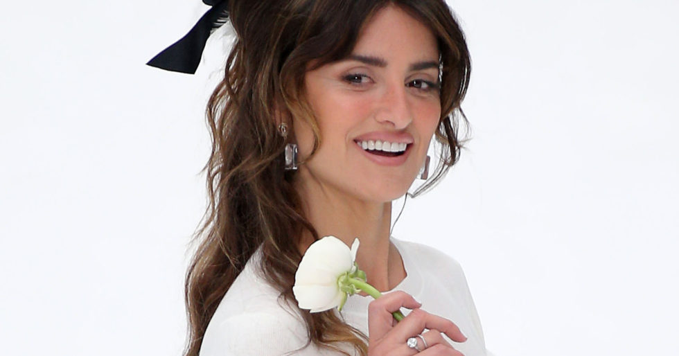 44-letnia Penelope Cruz na wybiegu Chanel – co za FIGURA! 44-letnia Penelope Cruz na wybiegu Chanel – co za FIGURA!
