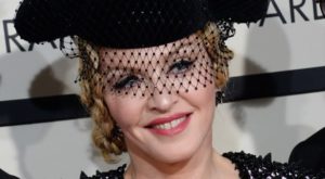 64-letnia Madonna zaszalała topless na swoim Insta Stories [zdjęcia]