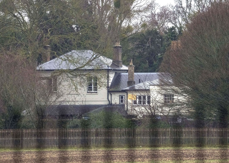 Pictures of Prince Harry and Meghan MarkleÄôs new home of Frogmore Cottage in Windsor / BACKGRID , kod: Frogmore Cottage