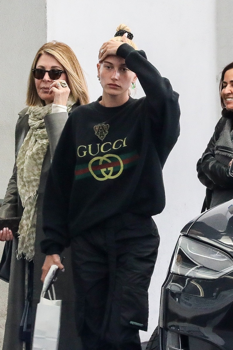 *EXCLUSIVE* Hailey Bieber covers her forehead after a visit to a dermatologist Hailey Bieber