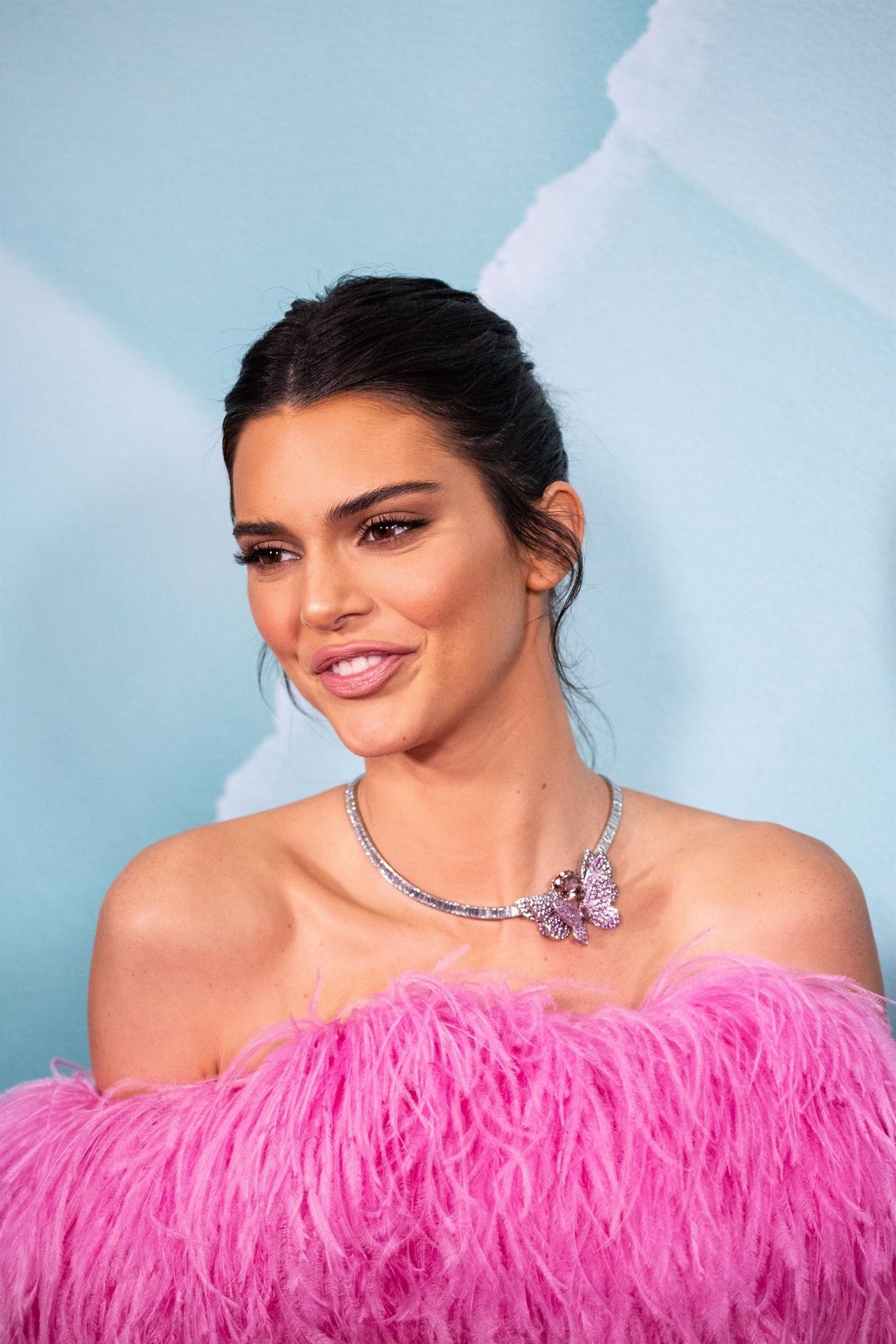 Kendall Jenner jako jedyna z sióstr Kardashian - Jenner nie nosi na co dzień doczepów i peruk