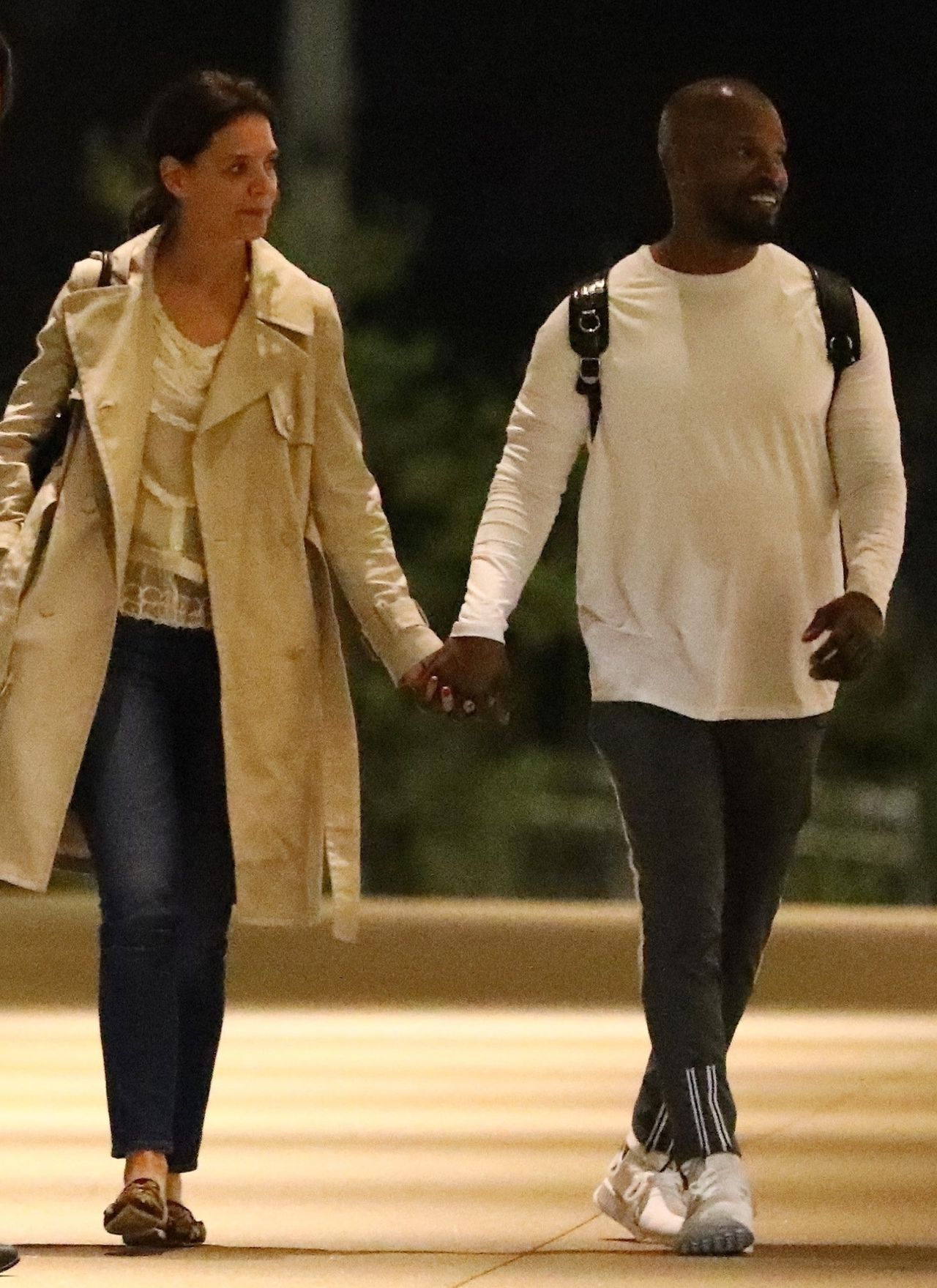 Katie Holmes i Jamie FOxx idą rzymając się za ręce