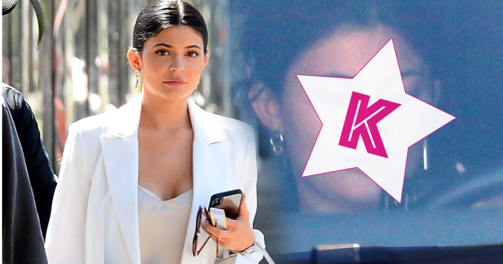 Królowa kosmetycznego imperium BEZ MAKIJAŻU – Kylie Jenner nie miała czasu na tapetę (ZDJĘCIA) Królowa kosmetycznego imperium BEZ MAKIJAŻU – Kylie Jenner nie miała czasu na tapetę (ZDJĘCIA)