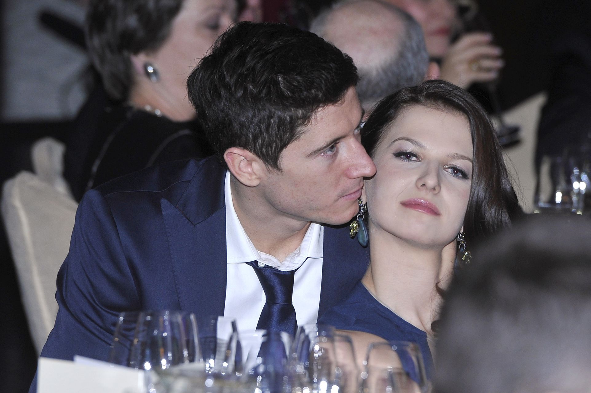 Anna Lewandowska przytulona do ROberta Lewandowskiego