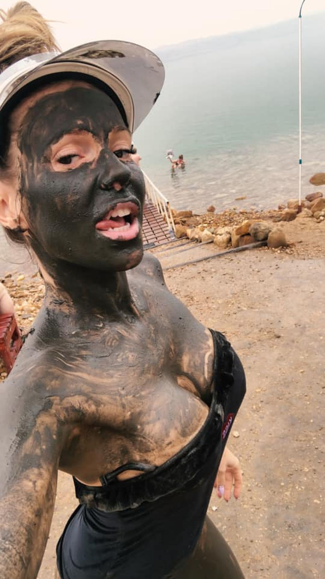 Doda nad Morzem Martwm w błocie