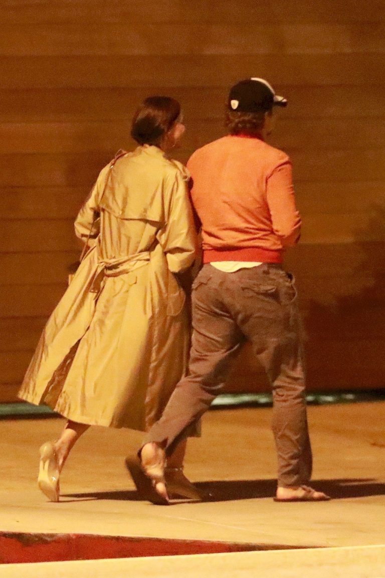 *EXCLUSIVE* Bradley Cooper and Irina Shayk look happier than ever as they leave a late dinner date hand in hand Bradley Cooper, Irina Shayk *EXCLUSIVE* Bradley Cooper and Irina Shayk look happier than ever as they leave a late dinner date hand in hand Bradley Cooper, Irina Shayk