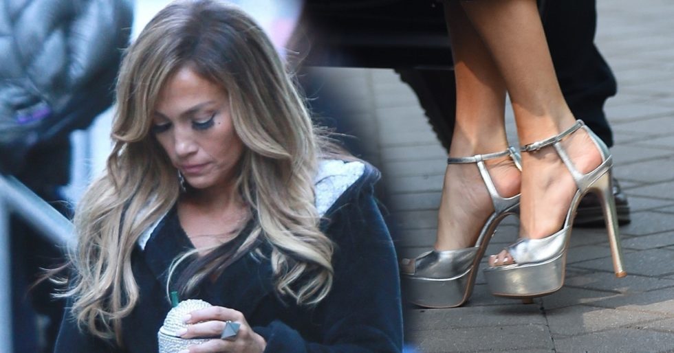 Jennifer Lopez z kawką i papieroskiem biegnie na plan nowego filmu Jennifer Lopez z kawką i papieroskiem biegnie na plan nowego filmu