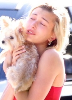 PREMIUM EXCLUSIVE Is Hailey Baldwin crying ? Drama expldes at Bieber new house