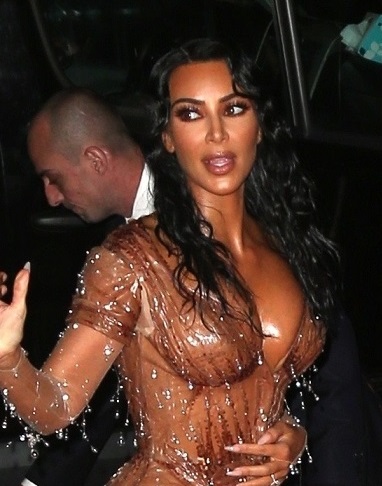 Kim Kardashian and Kanye West return to their hotel after the Met Gala Kim Kardashian, Kanye West