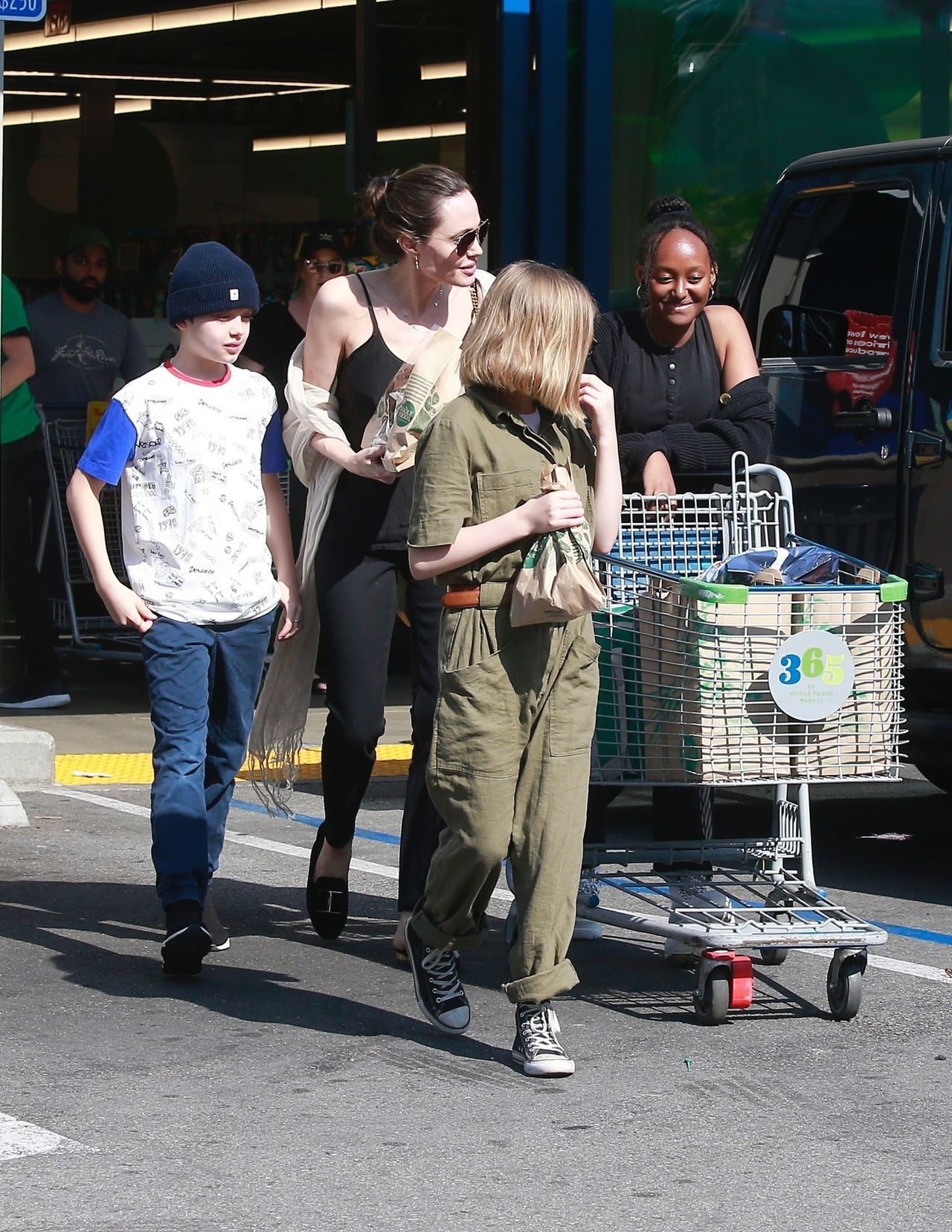 *EXCLUSIVE* Angelina Jolie spends Mother's Day grocery shopping with her kids Angelina Jolie, Zahara Jolie-Pitt, Vivienne Jolie-Pitt, Knox Jolie-Pitt