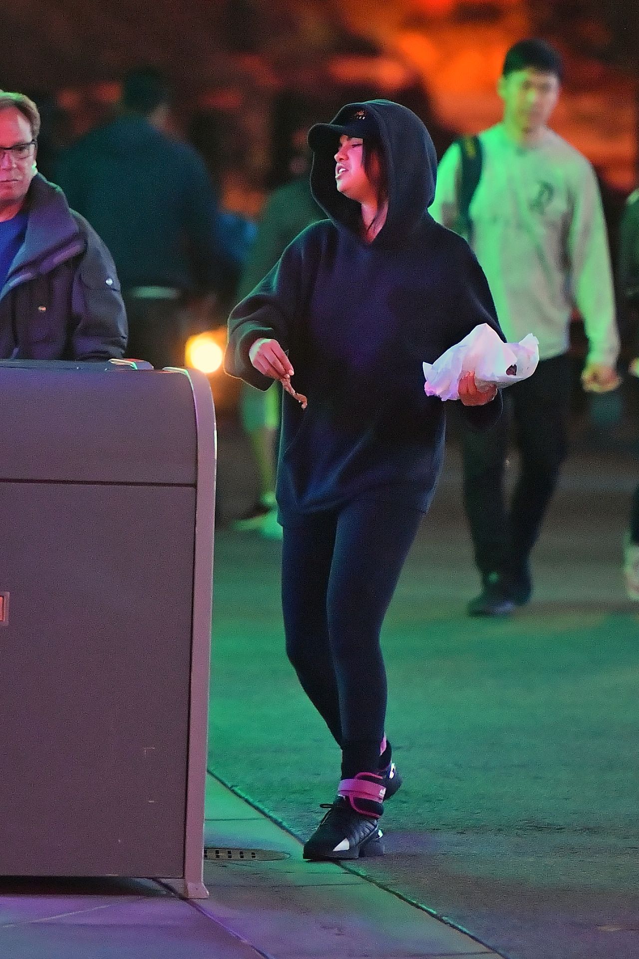 EXCLUSIVE: **WEB EMBARGO 1:30 pm EST 7th May 2019** Selena Gomez looks happy as she enjoys a night out at Disneyland with friends