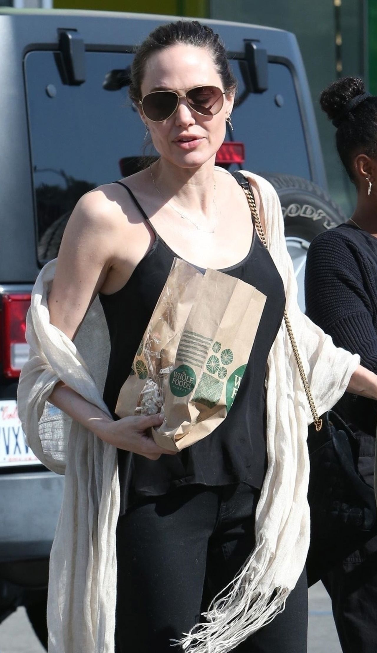 *EXCLUSIVE* Angelina Jolie spends Mother's Day grocery shopping with her kids Angelina Jolie, Zahara Jolie-Pitt, Vivienne Jolie-Pitt, Knox Jolie-Pitt