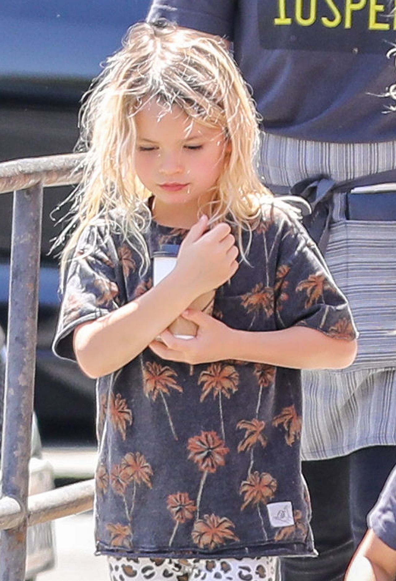 PREMIUM EXCLUSIVE Single Megan Fox spends Mother's Day with the kids