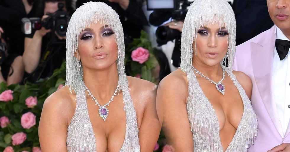 MET GALA 2019: Jennifer Lopez w dziwacznej peruce i ogromnym dekolcie (ZDJĘCIA) MET GALA 2019: Jennifer Lopez w dziwacznej peruce i ogromnym dekolcie (ZDJĘCIA)