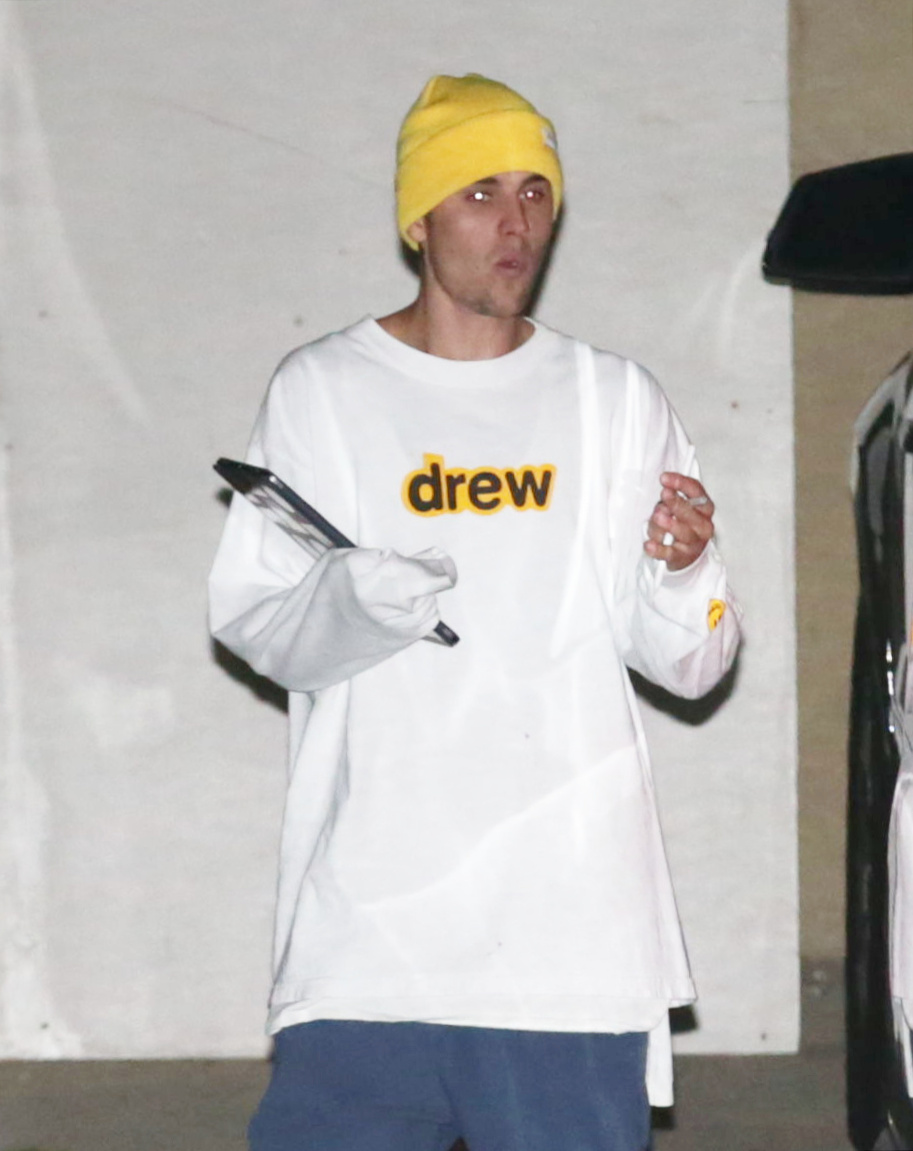 PREMIUM EXCLUSIVE Justin Bieber Hits Hillsong Church Without Wife Hailey Baldwin