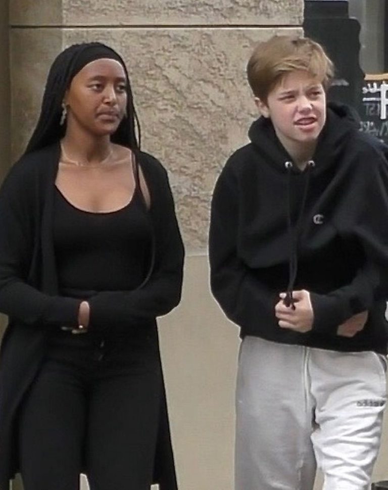 *EXCLUSIVE* Angelina Jolie hits Best Buy with her kids! Angelina Jolie, Zahara Marley Jolie-Pitt, Shiloh Nouvel Jolie-Pitt, Vivienne Marcheline Jolie-Pitt *EXCLUSIVE* Angelina Jolie hits Best Buy with her kids! Angelina Jolie, Zahara Marley Jolie-Pitt, Shiloh Nouvel Jolie-Pitt, Vivienne Marcheline Jolie-Pitt