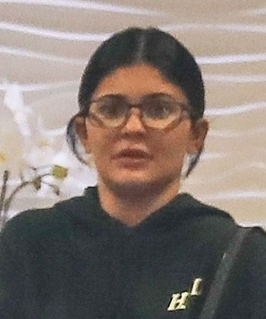 Kylie Jenner w okularach