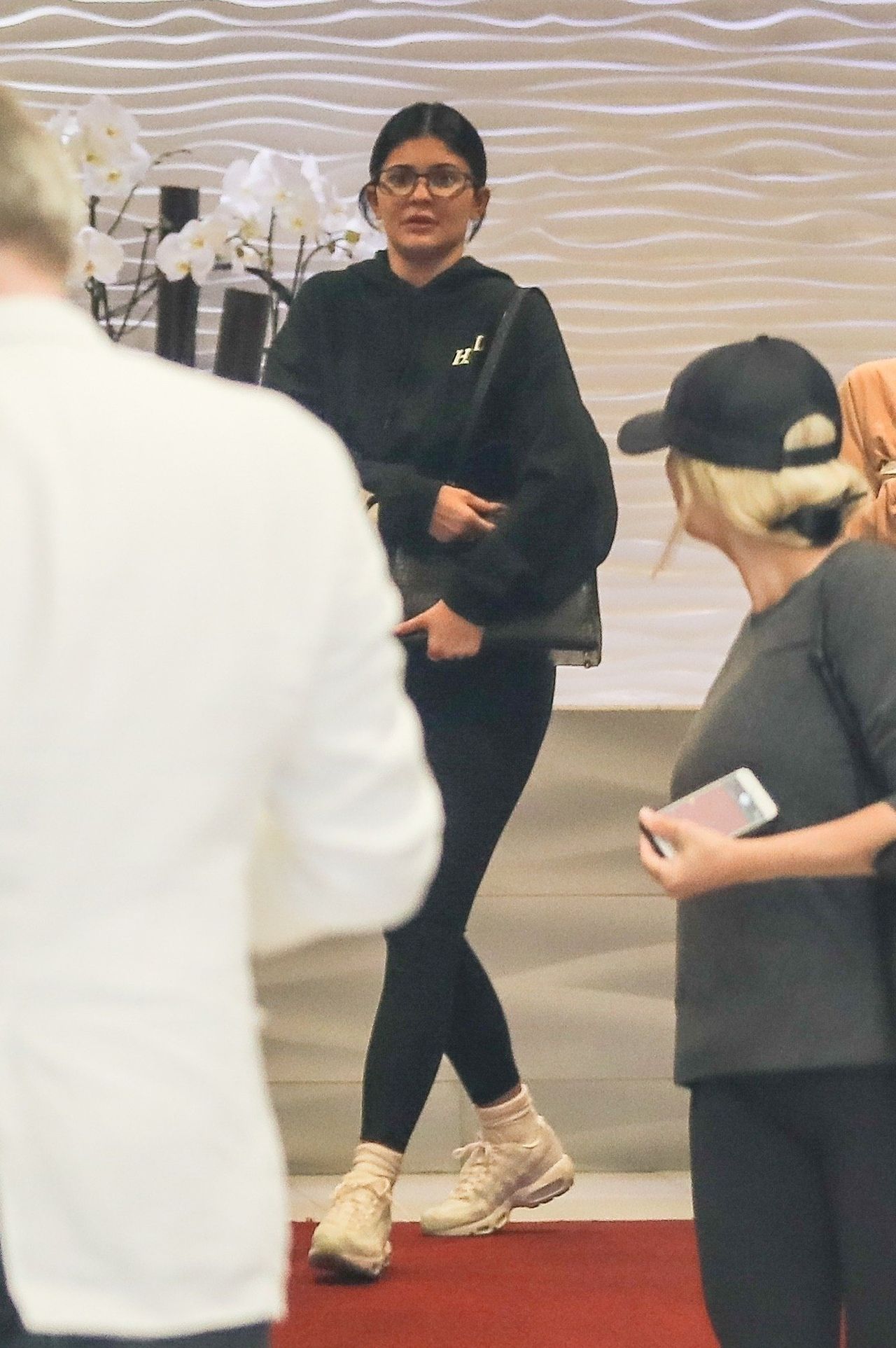 Kylie Jenner w okularach