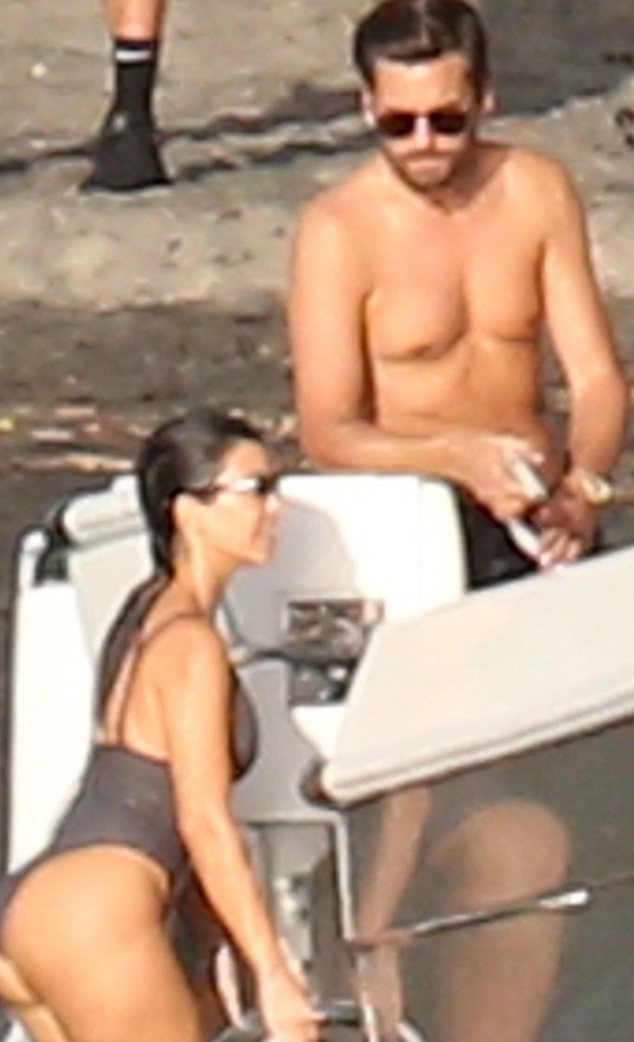 Kourtney Kardashian i Scott Disick na wakacjach Kourtney Kardashian i Scott Disick na wakacjach
