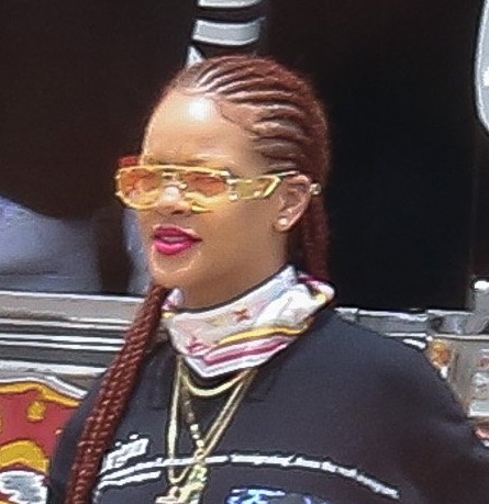 Rihanna przyleciała do rodzinnego miasta – Barbados. W piękny sposób upamiętniła Dzień Niepodległości Rihanna przyleciała do rodzinnego miasta – Barbados. W piękny sposób upamiętniła Dzień Niepodległości