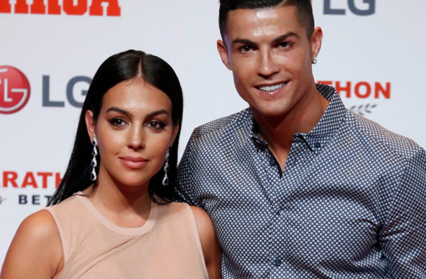Georgina Rodriguez jest w CIĄŻY? W obcisłej sukience widać już brzuszek!