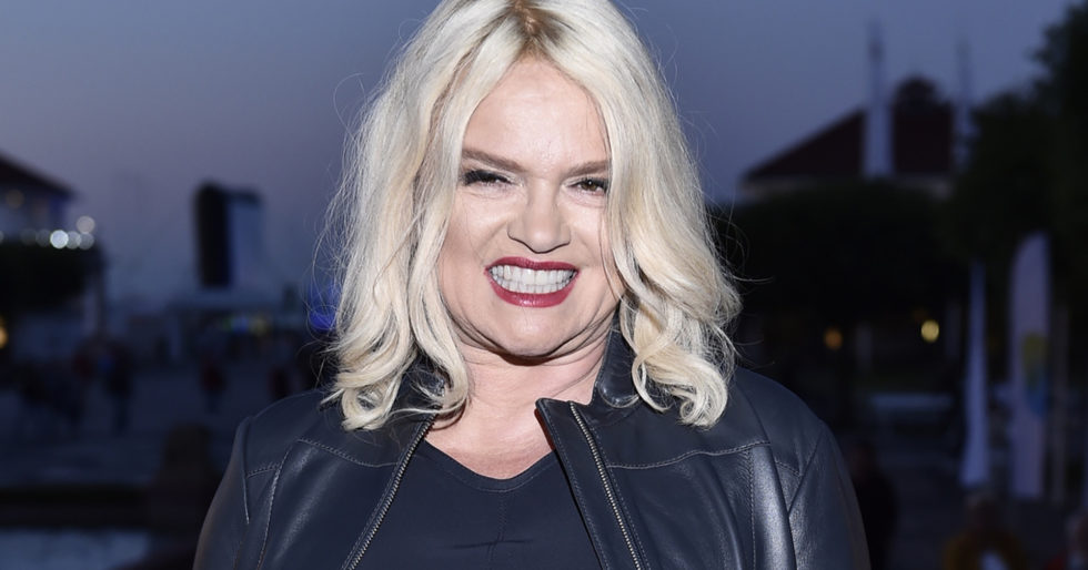 WOW! Katarzyna Figura w genialnej formie – zapuściła włosy! (ZDJĘCIA) WOW! Katarzyna Figura w genialnej formie – zapuściła włosy! (ZDJĘCIA)