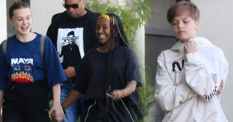 Dzieci Angeliny Jolie i Brada Pitta na lunchu z Millie Bobby Brown – Shiloh nie była zadowolona (ZDJĘCIA) Dzieci Angeliny Jolie i Brada Pitta na lunchu z Millie Bobby Brown – Shiloh nie była zadowolona (ZDJĘCIA)