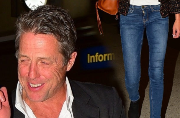 Hugh Grant przyłapany na lotnisku z długonogą żoną. Piękna para (ZDJĘCIA)