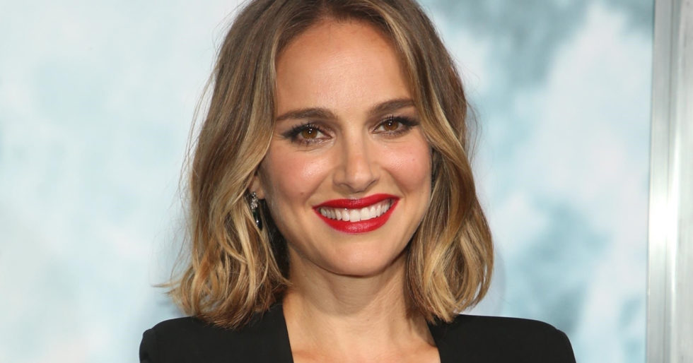 Natalie Portman z dekoltem do PĘPKA! (ZDJĘCIA) Natalie Portman z dekoltem do PĘPKA! (ZDJĘCIA)