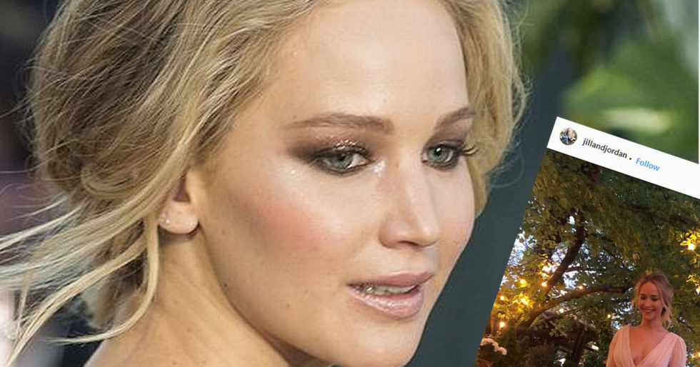Stylistki Jennifer Lawrence pokazały jej zaręczynową sukienkę (ZDJĘCIE) Stylistki Jennifer Lawrence pokazały jej zaręczynową sukienkę (ZDJĘCIE)